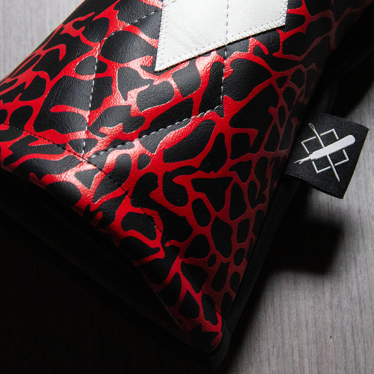 ARGYLE ELEPHANT - WHITE W/ RED - DRIVER